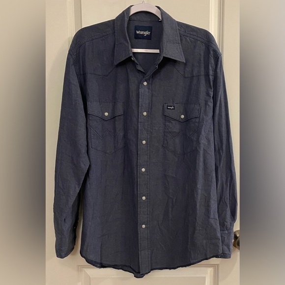 Wrangler Other - Wrangler Long Sleeve Western Shirt W/Pearl Snaps Size XL Blue Chambray Pockets